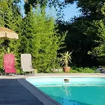 Kamp alanı Domaine Chantoiseau Saint-Pierre-des-Echaubrognes