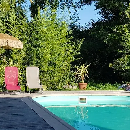 Кемпинг Domaine Chantoiseau Saint-Pierre-des-Echaubrognes