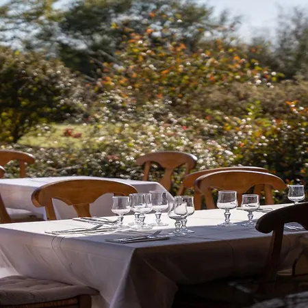 Кемпинг Domaine Chantoiseau Saint-Pierre-des-Echaubrognes