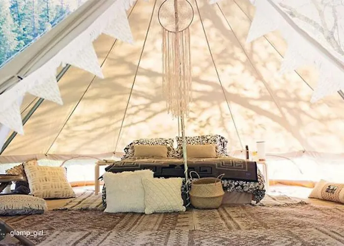 Domaine Chantoiseau Camping Saint-Pierre-des-Echaubrognes