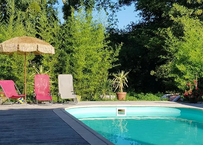 Camping Domaine Chantoiseau Saint-Pierre-des-Echaubrognes